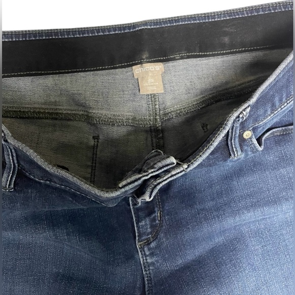 Women’s Chico jeans, medium wash, distressed, skinny jeans, size 2R - Picture 3 of 3